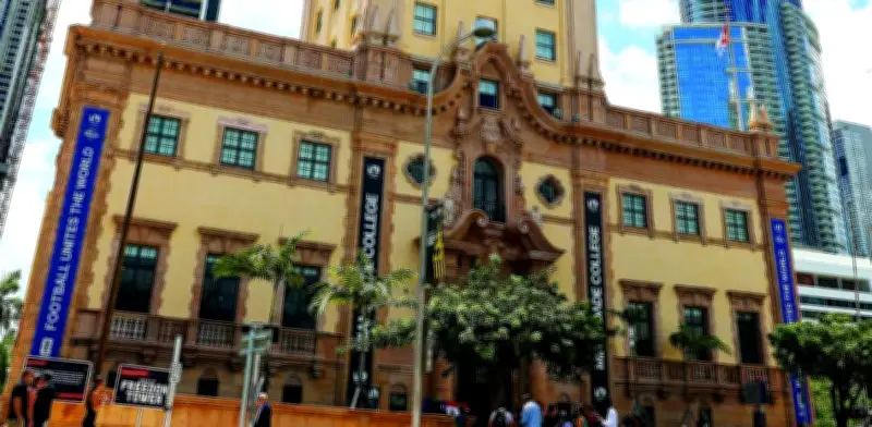 Cargos contra Raúl Castro en la emblemática Torre de la Libertad