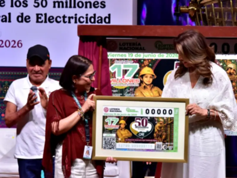CFE y Lotería Nacional celebran 50 millones de usuarios con billete conmemorativo