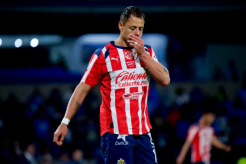 Chicharito confiesa crisis emocional tras salir de Chivas