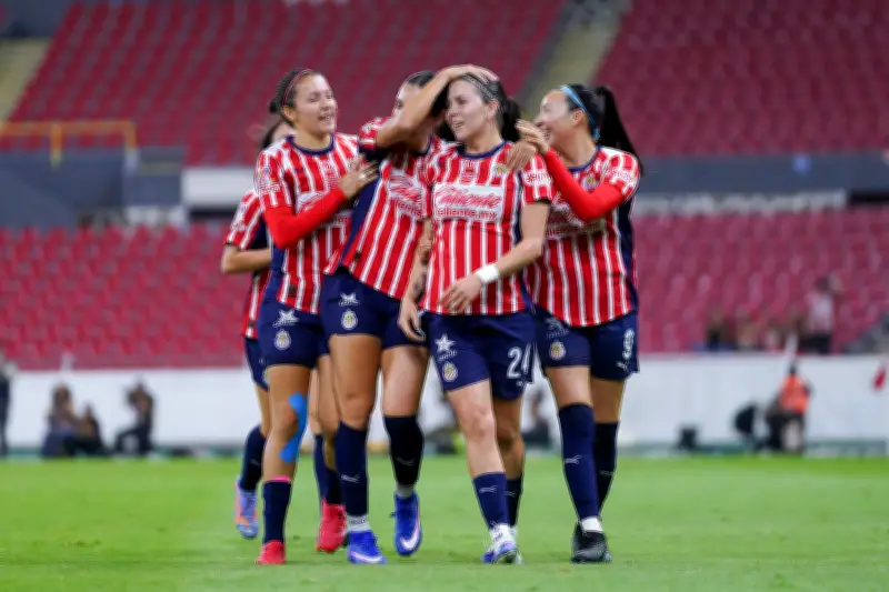 Chivas vence a Pachuca con récord histórico de Alicia Cervantes