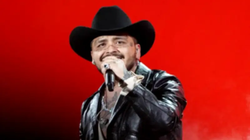 Christian Nodal no podría usar 'El Forajido' por marca registrada