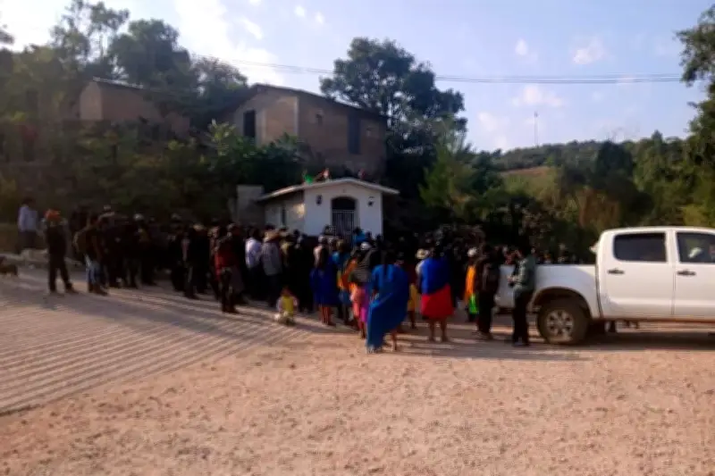 Cierran vía en Guerrero para exigir seguridad tras ataques