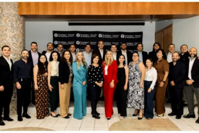CIMA y Tec de Monterrey certifican a 25 directivos en liderazgo