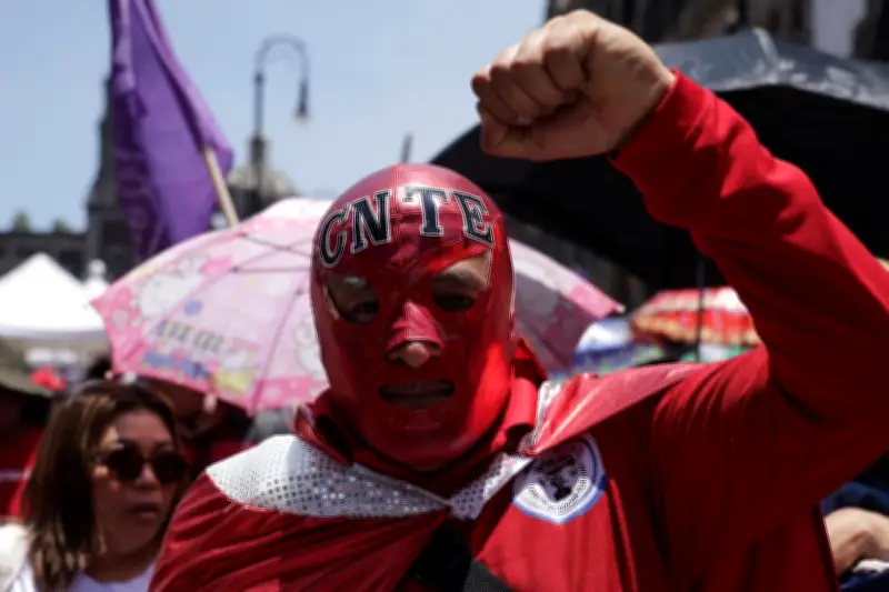 CNTE acuerda huelga nacional indefinida a tres semanas del Mundial 2026