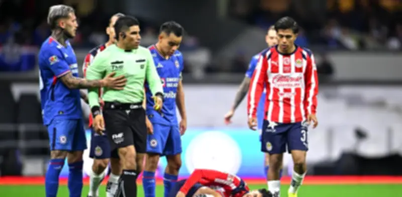 Cobro de factura a Chivas tras polémico arbitraje ante Cruz Azul