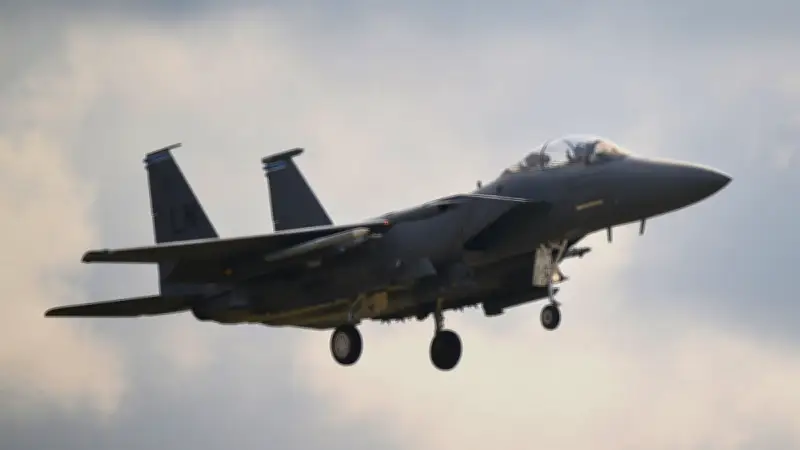 Colisión aérea en Idaho: tripulaciones se eyectan a salvo