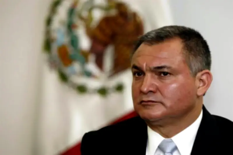 Condenan a prestanombres de García Luna a pagar 578 mdd