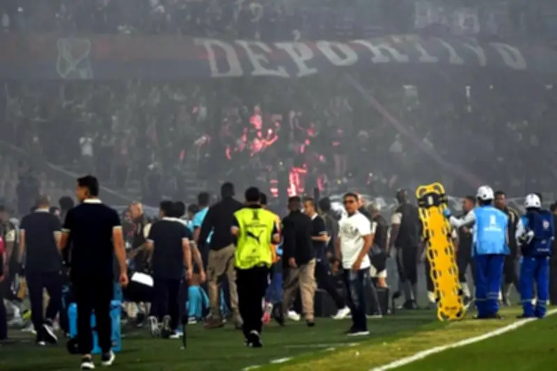 Conmebol cancela duelo de Libertadores por disturbios