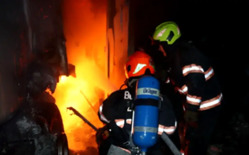 Controlan incendio en fábrica de dulces en Zapopan, Jalisco