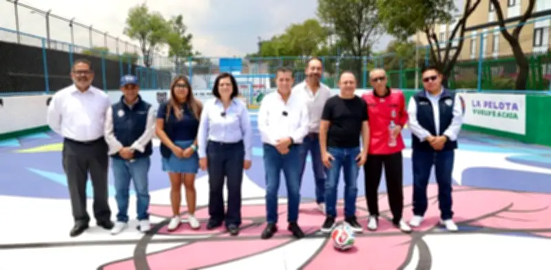 Coyoacán rehabilita cinco canchas de fútbol rápido en beneficio de la comunidad