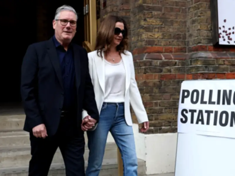 Crisis en Reino Unido: Starmer enfrenta rebelión laborista tras derrota electoral