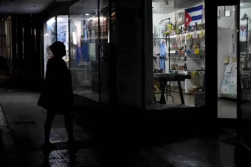 Cuba afirma querer negociar, pero no confía en EE.UU.
