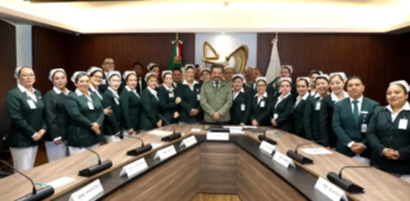 Día de la Enfermería: Zoé Robledo destaca labor de 136 mil profesionales en IMSS