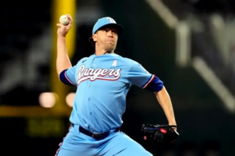 DeGrom alcanza los 1,900 ponches en su carrera ante Cachorros