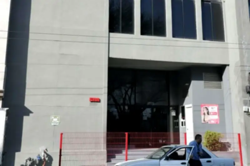 Denuncian falta de pago a maestros de la UMM en NL