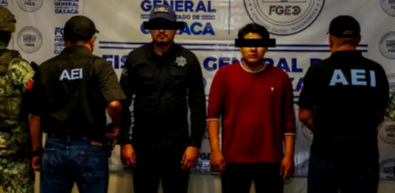 Detienen a director de Policía Vial en Oaxaca por venta ilegal de arma