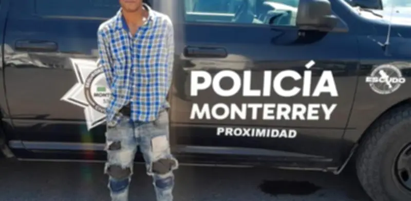 Detienen a hombre por exhibicionismo en escuela primaria en Monterrey