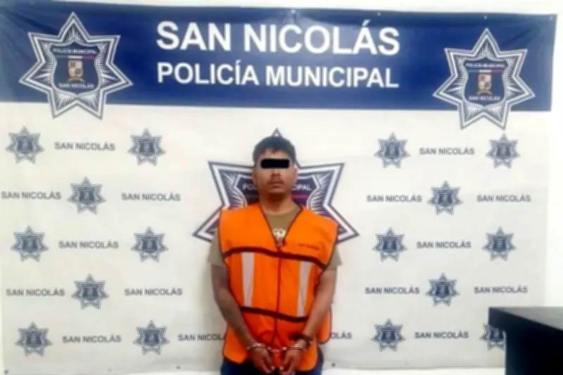 Detienen a pasajero de taxi con arma en la CDMX
