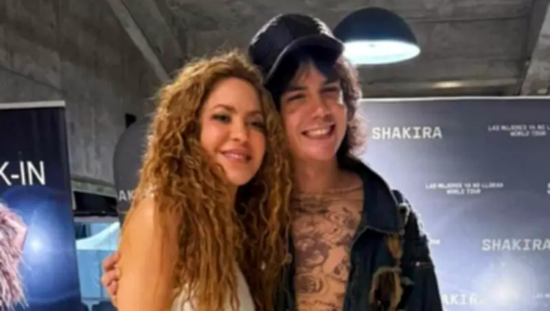 Diseñador brasileño Dario Mittmann viste a Shakira en Copacabana