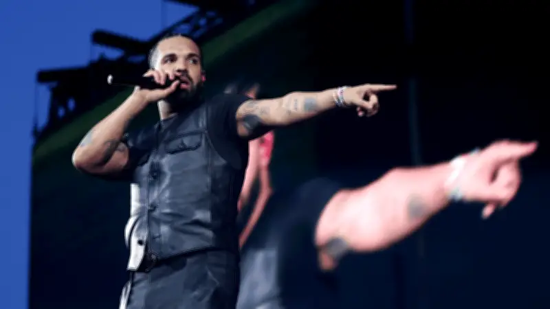 Drake lanza tres álbumes, 43 canciones y nuevas indirectas a Kendrick Lamar