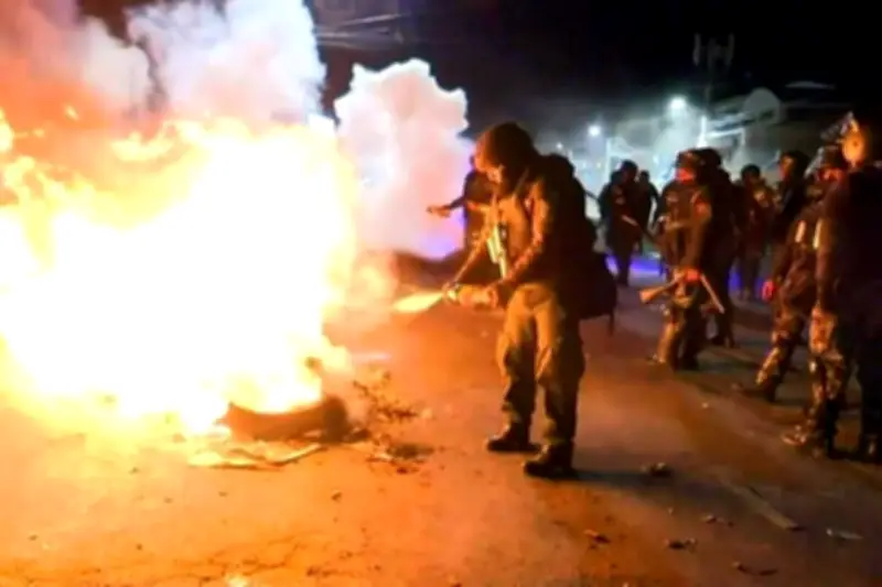 Ejército se enfrenta con manifestantes en Bolivia