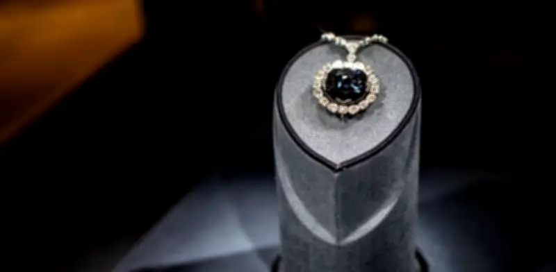 El diamante Hope: la joya más valiosa y maldita de la historia
