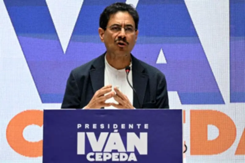 Encuestas prevén segunda vuelta en Colombia; Cepeda lidera intención de voto