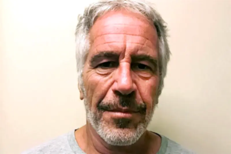 Epstein viajó a Colombia en 2002, reporta Migración