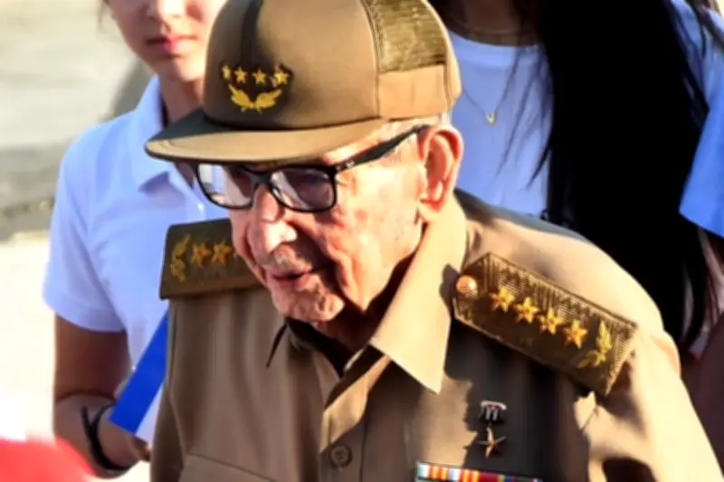 EU busca imputar cargos contra Raúl Castro, según declaraciones