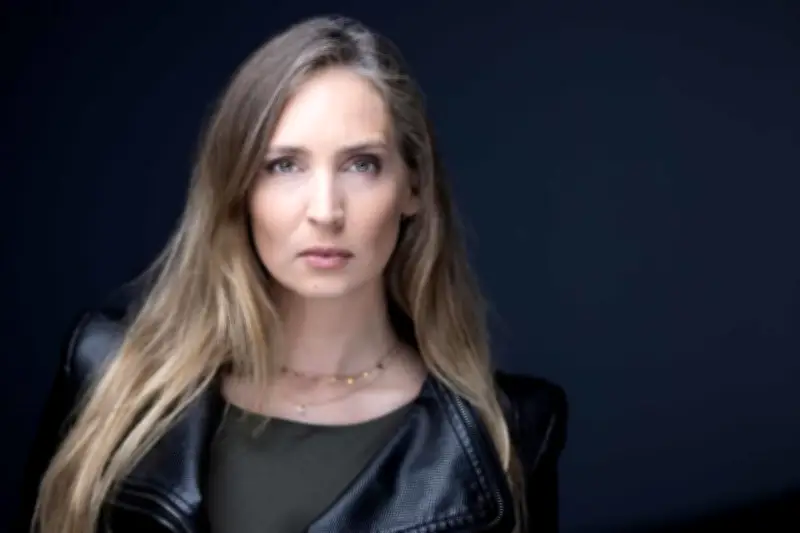 Exmodelo francesa revela cómo cayó en red de Jeffrey Epstein