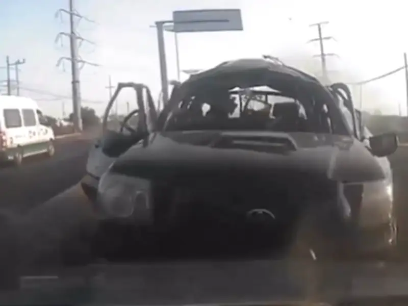 Explosión en auto de presunto miembro del Cártel de Sinaloa tras salir del AIFA