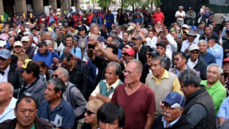 Extrabajadores de Ruta 100 lideran marchas en CDMX este 18 de mayo