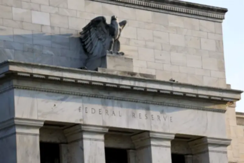 Fed podría elevar tasas de interés por alta inflación