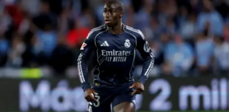 Ferland Mendy sufre lesión y podría estar cinco meses fuera