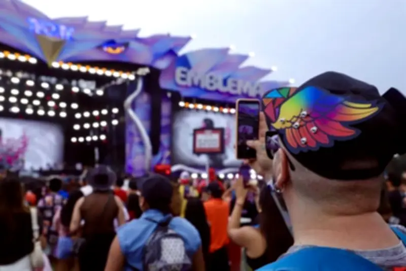 Festival Emblema: De todo en poco en su primer día