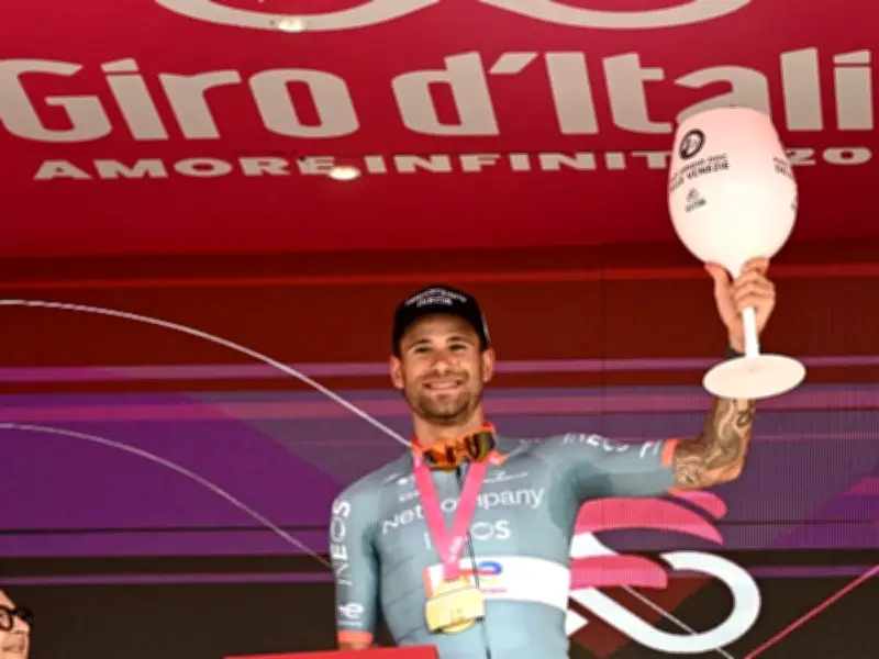 Filippo Ganna arrasa en crono del Giro 2026 y rompe récord histórico