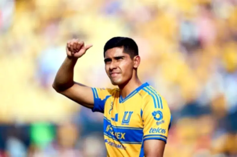 Francisco Reyes repite como titular con Tigres en la Liga MX