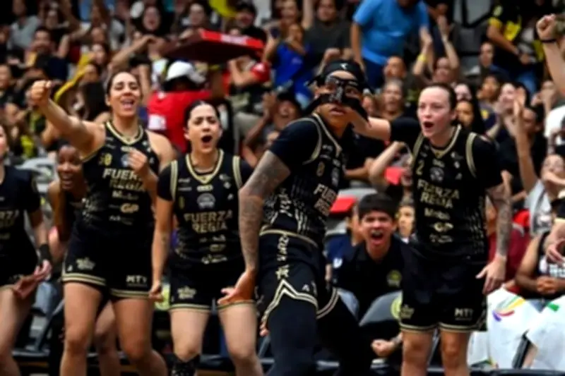 Fuerza Regia femenil pega primero en playoffs de la LNBP