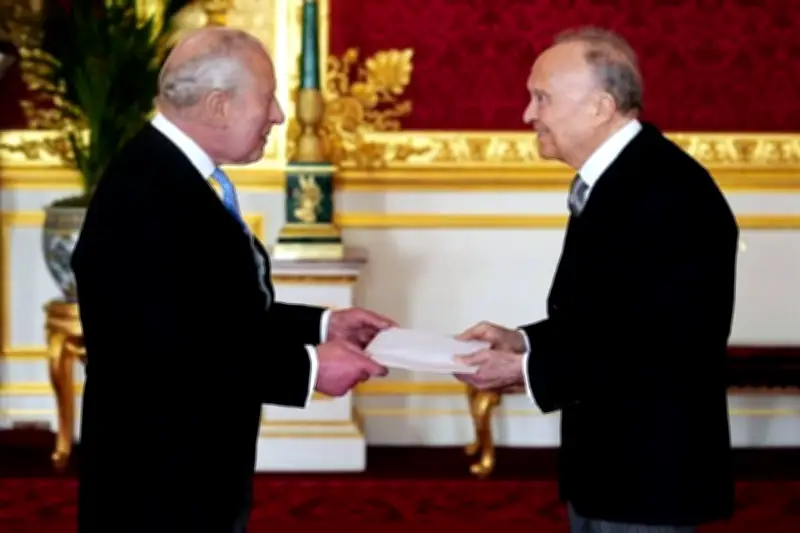 Gertz Manero presenta cartas credenciales al rey Carlos III