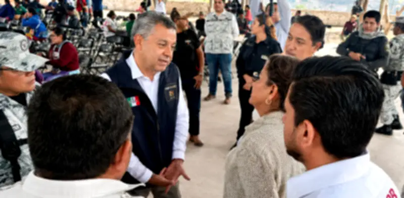 Gobiernos federal y estatal acompañan retorno de desplazados a Xicotlán