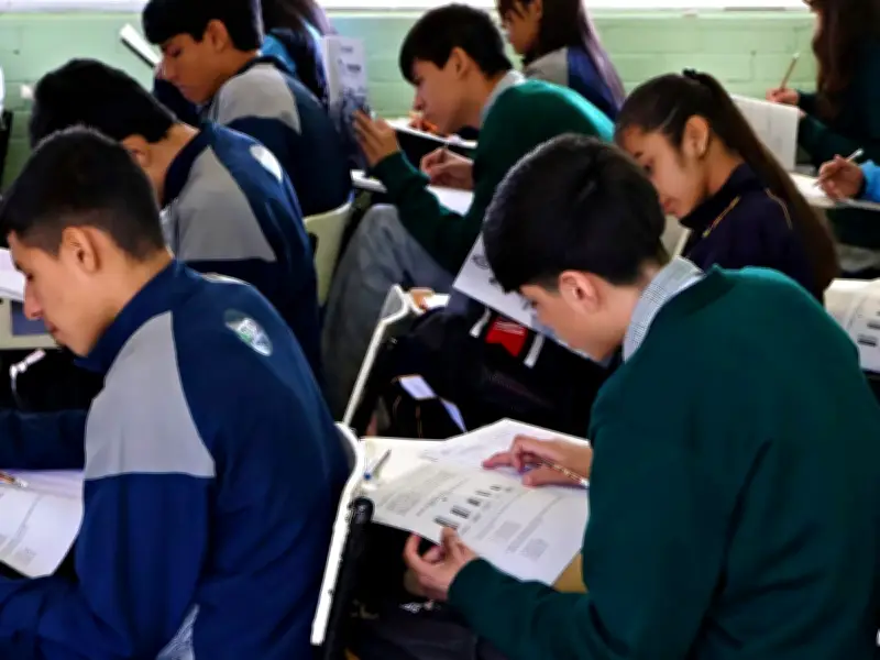 Guanajuato refuerza apoyo a estudiantes de secundaria para ingreso a prepa