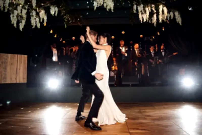 Harry y Meghan celebran 8 años con fotos inéditas de su boda