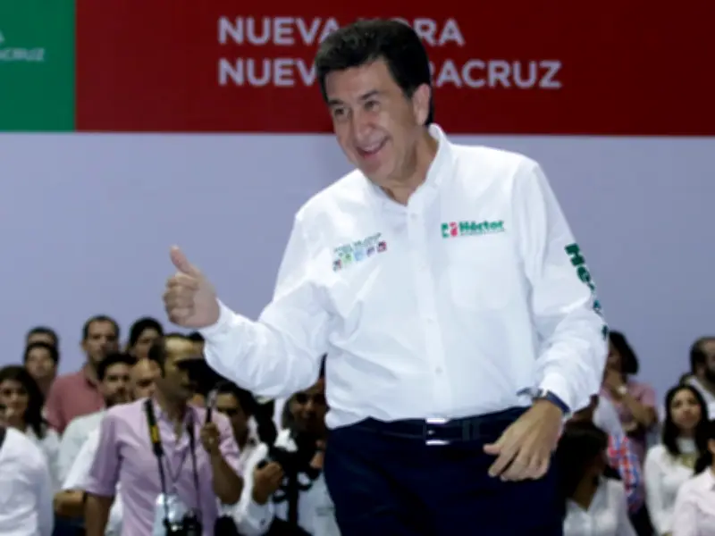 Héctor Yunes Landa renuncia al PRI tras 45 años; acusa a Alito de fracturar al partido