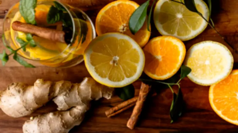 Hierve canela, limón y jengibre para aromatizar tu hogar