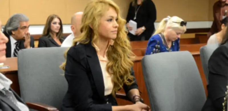 Hijo de Paulina Rubio la acusa de fumar marihuana en audiencia de custodia