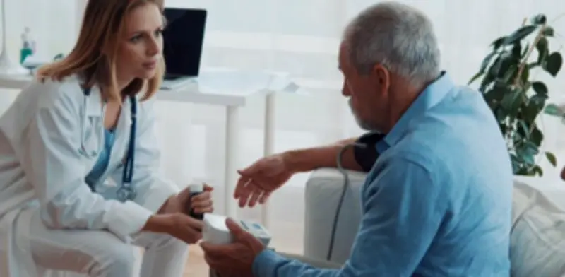 Hipertensión arterial en adultos mayores: prevención y control oportuno