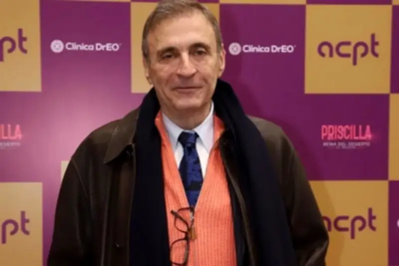 Homenajean a Morris Gilbert por 51 años de teatro