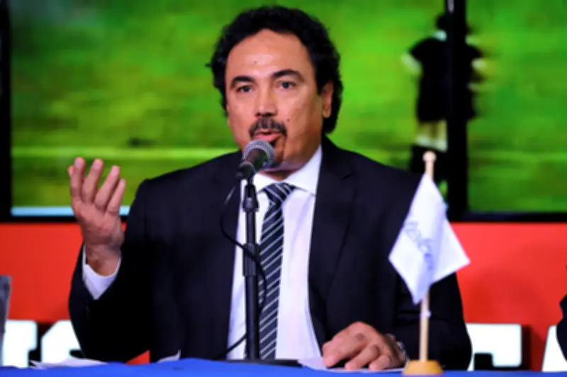 ¿Hugo Sánchez a TV Azteca? Luis García aviva rumores para el Mundial 2026