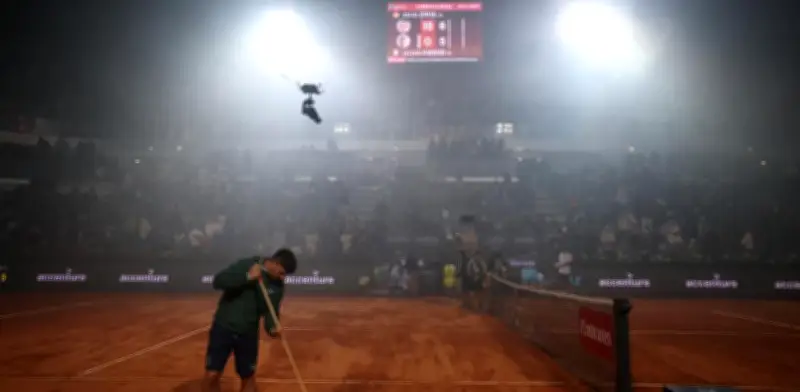 Humo del Inter de Milán interrumpe cuartos del Masters de Roma