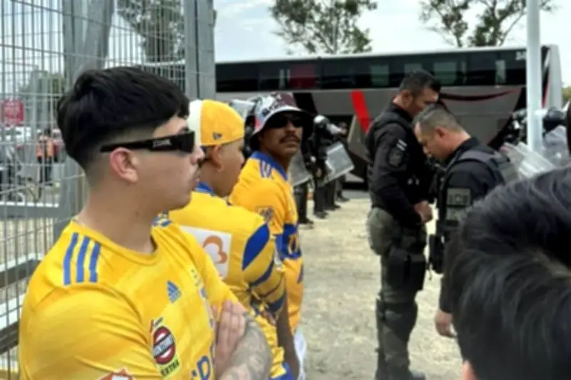 Impiden acceso a seguidores de Felinos al estadio de Chivas